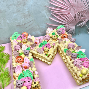 Tarta letra con animales 1
